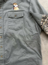 Load image into Gallery viewer, Vintage MossyOak Shadow Grass Camo Yellow Lab Embroidered Button-Up Shirt (XXL)