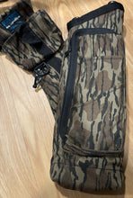 Load image into Gallery viewer, Vintage Mossy Oak Arrow Quiver
