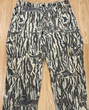 Load image into Gallery viewer, Vintage Rattlers Camo Ducks Unlimited Camo Cargo Pants Large Long