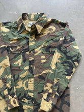 Load image into Gallery viewer, Vintage Duck Camo Button Up Shirt (M)