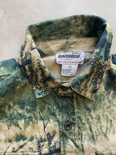 Load image into Gallery viewer, Vintage Black Brush Camo Button Up Shirt (L)