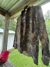 Load image into Gallery viewer, Vintage Mossy Oak - Large