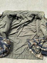 Load image into Gallery viewer, Vintage Browning MossyOak Treestand Camo Reversible Fleece Jacket (XL)