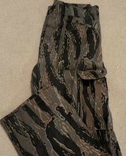 Load image into Gallery viewer, Vintage NEET Tiger Camo Hunting Cargo Pants 32X32