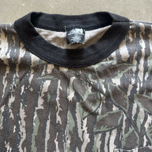 Load image into Gallery viewer, Vintage Realtree Camo Shirt (L)