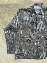 Load image into Gallery viewer, Vintage Realtree Camo Liberty 3-Pocket Button-Up Shirt (M/L)