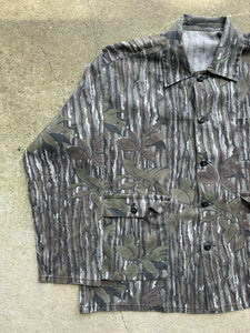 Vintage Realtree Camo Liberty 3-Pocket Button-Up Shirt (M/L)