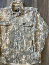 Load image into Gallery viewer, Vintage Rattlers Brand Mossy Oak Treestand Camo Chamois Shirt (L)