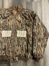 Load image into Gallery viewer, Vintage Columbia Mossy Oak Original Bottomland Camo Puff Shell Jacket (S)