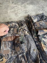 Load image into Gallery viewer, Vintage MossyOak Breakup Gen 1 Camo Two In One Columbia Jacket (M)