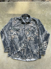 Load image into Gallery viewer, Vintage Gen 1 MossyOak Breakup Camo Wolf Mountain Chamois (XL)