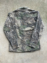 Load image into Gallery viewer, Vintage Rattlers Brand Realtree Camo Chamois (M)