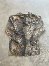 Load image into Gallery viewer, Vintage Redhead Realtree Hardwoods Camo Henley Shirt (L)