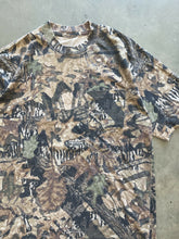 Load image into Gallery viewer, Vintage Mossy Oak Forest Floor T-Shirt (M)