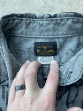 Load image into Gallery viewer, Vintage Deerskin Trebark Camo Chamois Shirt (XL)