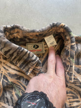 Load image into Gallery viewer, Vintage Mossy Oak Shadowgrass Chamois Shirt (XL)
