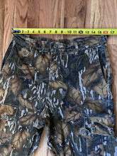 Load image into Gallery viewer, Mossy oak vintage fall foliage hunting camo made in UsA 80s men’s size medium hunting pants