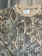 Load image into Gallery viewer, 1990’s Mossy Oak Treestand Camo Long Sleeve Shirt (L)