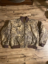 Load image into Gallery viewer, Vintage Columbia Shadow Grass Camo Jacket