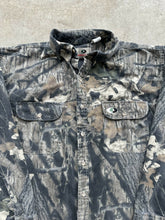 Load image into Gallery viewer, Vintage MossyOak Breakup Button Up (XL)