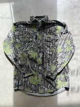 Load image into Gallery viewer, Vintage Trebark Camo Chamois Shirt (L)