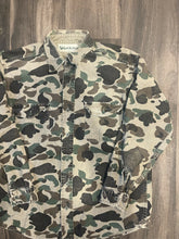 Load image into Gallery viewer, Vintage Duck Camo Chamois Shirt (L)