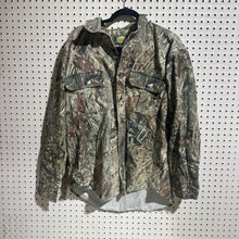 Load image into Gallery viewer, 10's Cabela's Mossy Oak Duck Blind Shirt (L)