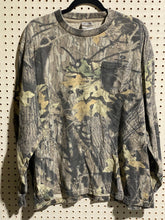 Load image into Gallery viewer, Mossy Oak Breakup (2nd Gen) Crewneck Sweater (XL)