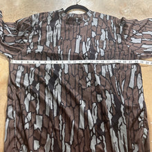 Load image into Gallery viewer, Trebark Active Wear Shirt (L)