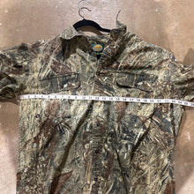 Load image into Gallery viewer, 10's Cabela's Mossy Oak Duck Blind Shirt (L)