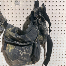 Load image into Gallery viewer, Mossy Oak Breakup Belt Bag