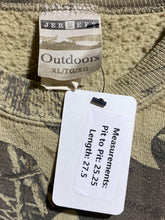 Load image into Gallery viewer, Realtree Advantage Crewneck Sweater (XL)