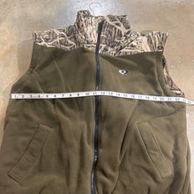 Load image into Gallery viewer, Mossy Oak Shadowgrass Reversible Vest (M)