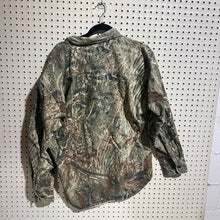 Load image into Gallery viewer, 10's Cabela's Mossy Oak Duck Blind Shirt (L)