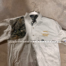 Load image into Gallery viewer, 00's Mossy Oak Breakup Remington Racing Pit Crew Shirt (L)