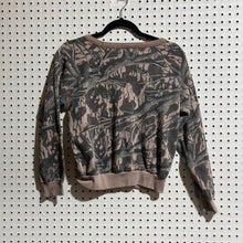 Load image into Gallery viewer, 90&#39;s Mossy Oak Treestand Crewneck Sweater (S)🇺🇸