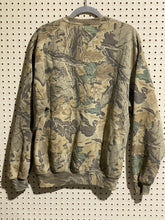 Load image into Gallery viewer, Realtree Advantage Crewneck Sweater (XL)