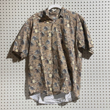 Load image into Gallery viewer, 00's RedHead Lab Print Shirt (L)