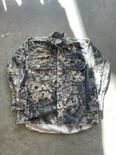 Load image into Gallery viewer, Vintage Mossy Oak Gen 1 Breakup Camo Chamois Shirt (L)