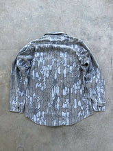 Load image into Gallery viewer, Vintage Deerskin Treebark Camo Distressed Chamois (L/XL)