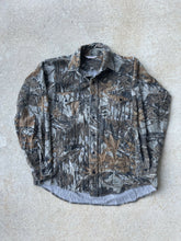 Load image into Gallery viewer, Vintage Realtree Camo Chamois Shirt (L)