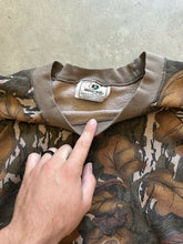 Load image into Gallery viewer, Vintage Mossy Oak Fall Foliage Camo Crewneck (L)