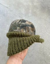 Load image into Gallery viewer, Vintage Mossy Oak Treestand Insulated Trapper Hat