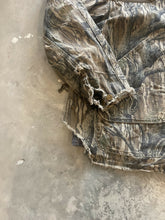 Load image into Gallery viewer, Vintage Mossy Oak Treestand Camo Carhartt Thrashed Jacket (XL)