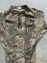 Load image into Gallery viewer, Vintage Realtree Camo Waffle Knit Thermal Shirt (XS)