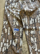Load image into Gallery viewer, Vintage Trebark Camo Pants (M)