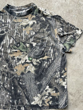 Load image into Gallery viewer, Vintage MossyOak Breakup Camo Pocket T-Shirt (M/L)