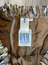 Load image into Gallery viewer, Vintage Columbia Omni Tech Mossy Oak Original Bottomland Camo Pants (L)