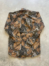 Load image into Gallery viewer, 1990’s Mossy Oak Fall Foliage Camo Chamois Shirt (S)