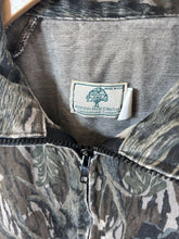 Load image into Gallery viewer, Men’s medium 1980s Mossy oak bow hunter jacket Treestand vintage hunting jacket military long 4 pocket jacket made in the USA hunting camo